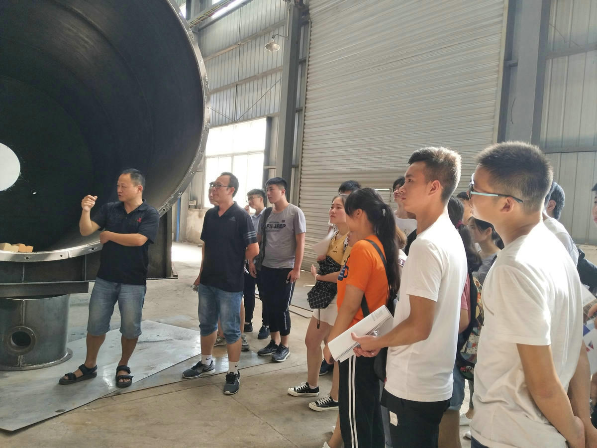 理工大二學(xué)生來(lái)公司參觀(guān)學(xué)習